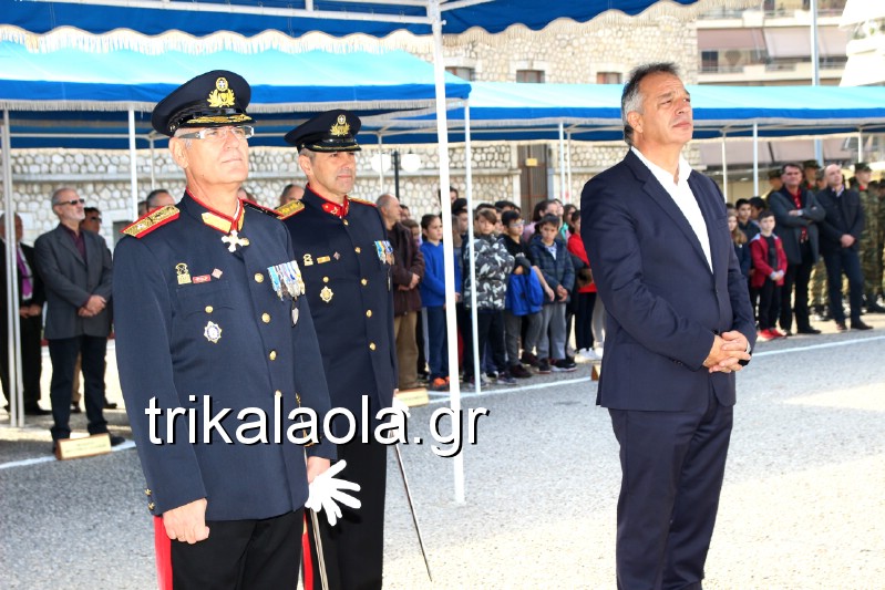 Θεαματικές επιδείξεις της ΣΜΥ στον εορτασμό των Ενόπλων Δυνάμεων - Φωτογραφία 11