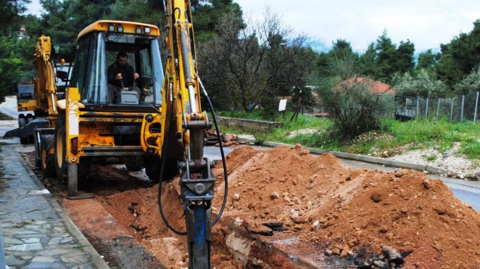 132 εκατ. ευρώ για 43 νέα έργα σε 39 δήμους εκτός Σπάτων, Αρτέμιδος - Φωτογραφία 1