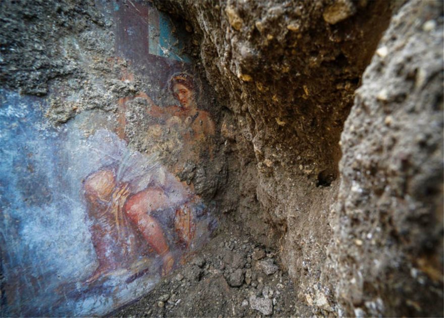 Σπουδαία ανακάλυψη στην Πομπηία με νωπογραφία της ερωτικής συνεύρεσης του Δία - Φωτογραφία 2
