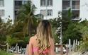 Η Andressa Urach συνεχίζει τις καυτές εμφανίσεις της με string σε παραλία του Miami - Φωτογραφία 9
