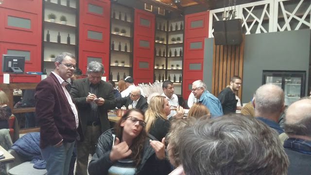 Στάση για καφέ στο κέντρο της ΒΟΝΙΤΣΑΣ εκαναν τα μέλη των ευρωπαίων δημοσιογράφων | ΦΩΤΟ - Φωτογραφία 1
