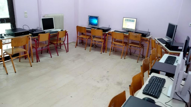Τέσσερα πλήρη συστήματα υπολογιστών δωρεά στο Δημοτικό Σχολείο Μύτικα. - Φωτογραφία 8