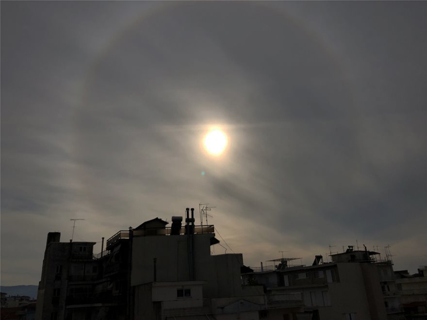 Ένα εντυπωσιακό ηλιακό φαινόμενο στον ουρανό του Αγρινίου - Φωτογραφία 2