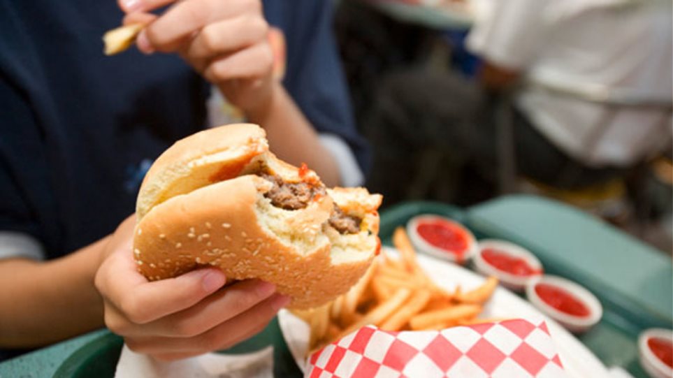 Οι Έλληνες τρώμε πολύ και ανθυγιεινά - Με πρόβλημα βάρους το 60% - Φωτογραφία 1