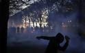 Λύγισαν» τον Μακρόν τα «Κίτρινα Γιλέκα»: Ξεκινά διάλογο με τους διαδηλωτές και την αντιπολίτευση - Φωτογραφία 9