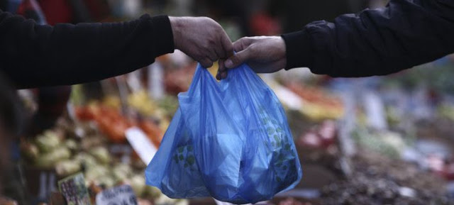 Πόσο αυξάνεται η τιμή της πλαστικής σακούλας από την 1η Ιανουαρίου; - Φωτογραφία 1