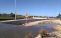 Ο παράδρομος του αυτοκινητόδρομου Ακτίου -Αμβρακίας με τις πρώτες βροχές μετετράπη σε λίμνη! - Φωτογραφία 9