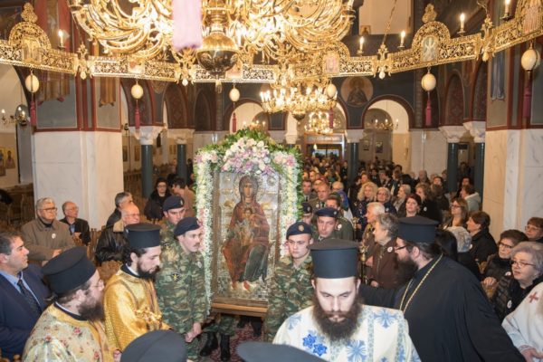 Λαμπρή υποδοχή της εικόνας της Παναγίας Ελεούσας στα Γιαννιτσά (φωτογραφίες) - Φωτογραφία 3