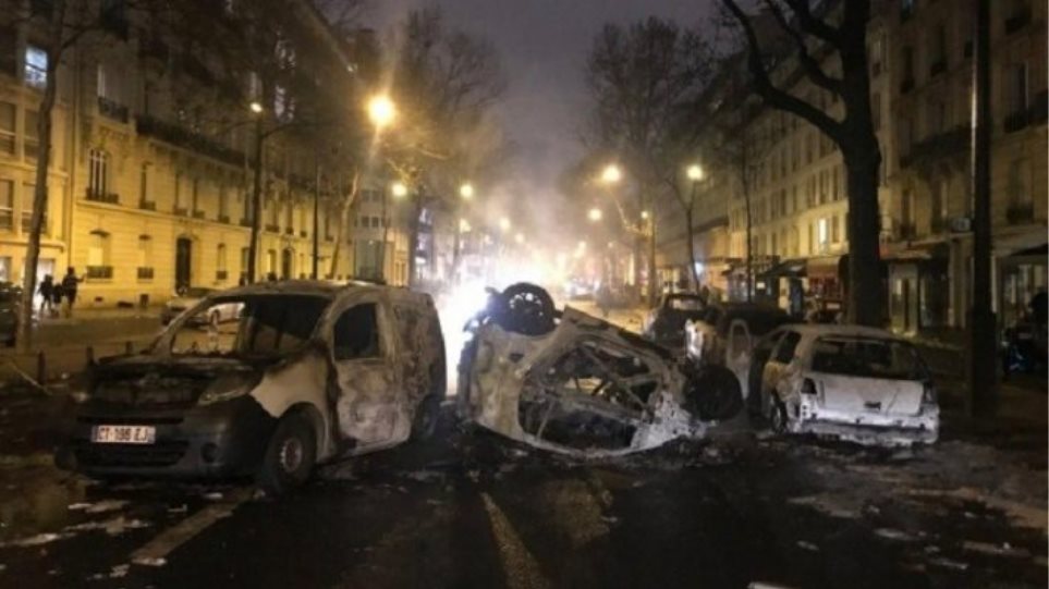 Εμπόλεμη ζώνη το Παρίσι: Τεθωρακισμένα και 89 χιλιάδες αστυνομικοί στους δρόμους- Φόβοι για νέα έκτροπα - Φωτογραφία 1