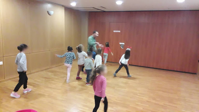 Τμήμα διδασκαλίας παραδοσιακών χορών για παιδιά 4-6 ετών από την ΙΡΑ Λάρισας - Φωτογραφία 1