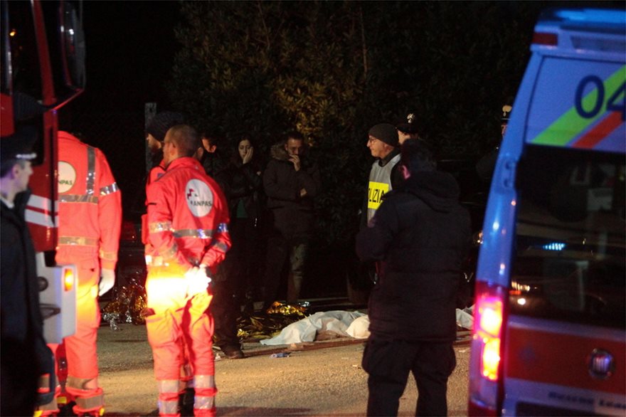 Iταλία: Ένας ανήλικος προκάλεσε τον πανικό με τους έξι νεκρούς στο κλαμπ - Φωτογραφία 2