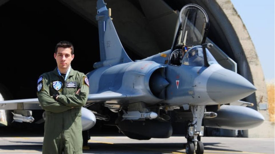 Κοσμάς Χάλαρης: Αυτός είναι ο Έλληνας «Best Warrior» πιλότος του ΝΑΤΟ - Φωτογραφία 1