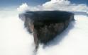 Ροϊράμα: Το μοναδικό «επίπεδο» βουνό με τους 52 καταρράκτες, τις 54 λίμνες και τα σπανιότερα είδη φυτών στον κόσμο - Φωτογραφία 3