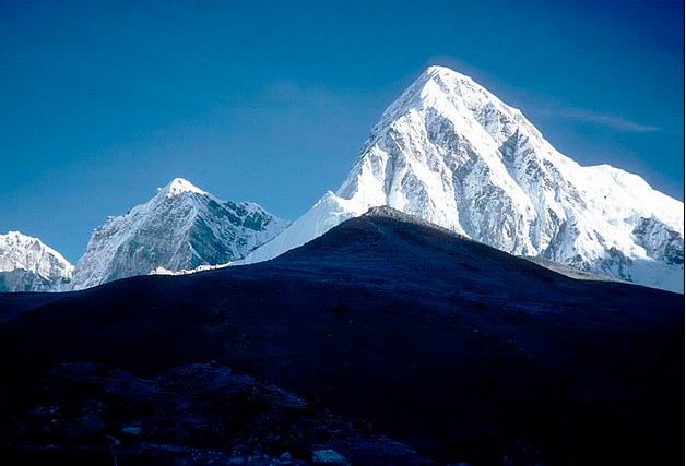 Μετά από 30 χρόνια βρέθηκαν τα πτώματα δύο ορειβατών που είχαν χαθεί στα Ιμαλάια - Φωτογραφία 2