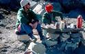 Μετά από 30 χρόνια βρέθηκαν τα πτώματα δύο ορειβατών που είχαν χαθεί στα Ιμαλάια - Φωτογραφία 1