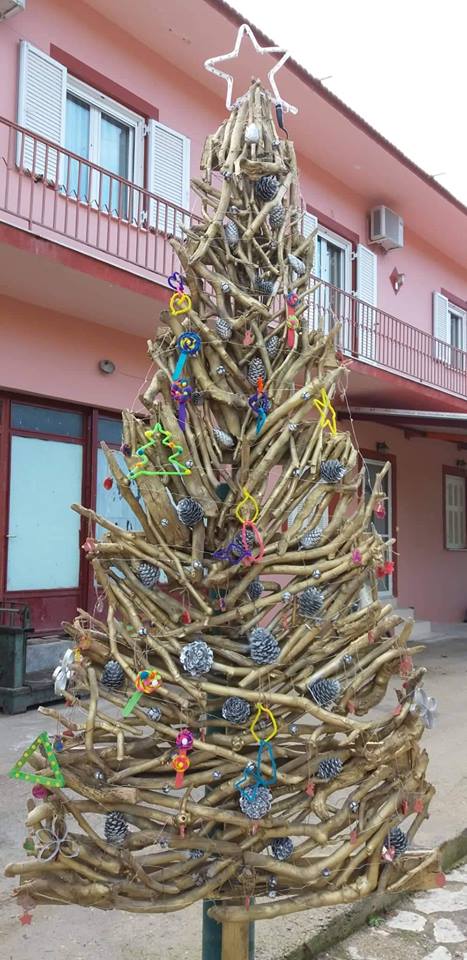Πρωτότυπο οικολογικό Χριστουγεννιάτικο Δέντρο στο ΒΑΡΝΑΚΑ | ΦΩΤΟ - Φωτογραφία 12