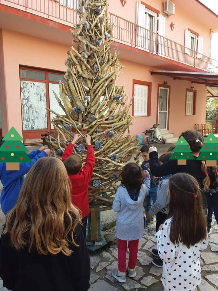 Πρωτότυπο οικολογικό Χριστουγεννιάτικο Δέντρο στο ΒΑΡΝΑΚΑ | ΦΩΤΟ - Φωτογραφία 7