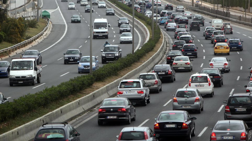 Πώς η κρίση μείωσε τα θανατηφόρα τροχαία: Λιγότερα οχήματα, πιο συντηρητική οδήγηση για εξοικονόμηση καυσίμων - Φωτογραφία 1