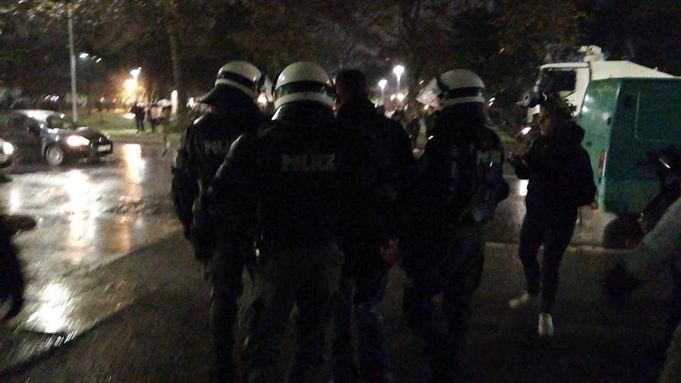 Ένταση και χημικά στο κέντρο της Θεσσαλονίκης την ώρα της ομιλίας Τσίπρα - Φωτογραφία 4