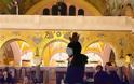 ΣΟΚ στην Πάτρα: «Μετανάστης» με μαχαίρια εισέβαλε σε εκκλησία την ώρα του γάμου [Εικόνες] - Φωτογραφία 2