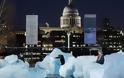 «Ice Watch»: Πάγοι απ' τη Γροιλανδία λιώνουν στο Λονδίνο