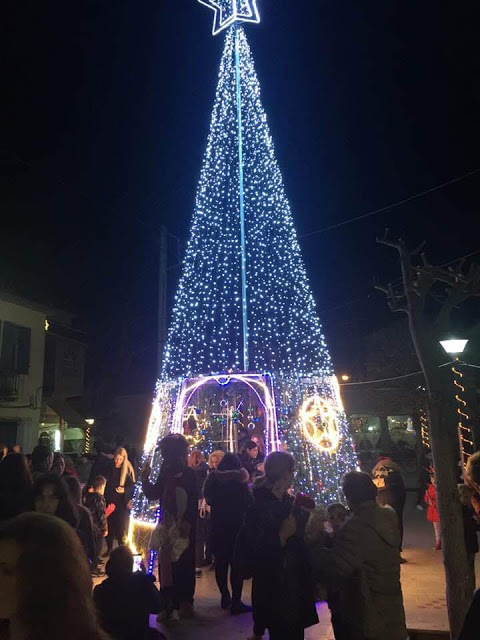 Άναψε το Χριστουγεννιάτικο δέντρο της ΒΟΝΙΤΣΑΣ | ΦΩΤΟ - Φωτογραφία 6