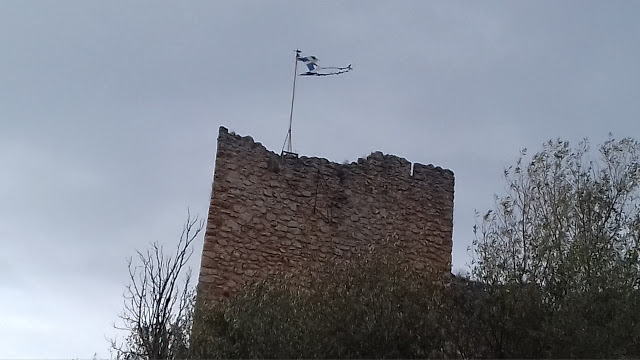 Η Ελληνική σημαία κυματίζει σκισμένη στο ΚΑΣΤΡΟ ΤΗΣ ΒΟΝΙΤΣΑΣ | ΦΩΤΟ - Φωτογραφία 5