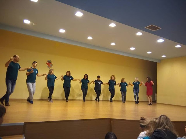 Χριστουγεννιάτικη γιορτή των τμημάτων Άγιος Νικόλαος του λαογραφικού αθλητικού συλλόγου Αιτωλ/νιας - Φωτογραφία 4