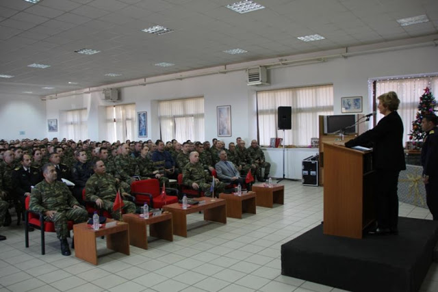 Η ΥΦΕΘΑ Μαρία Κόλλια-Τσαρουχά στο Στρατηγείο, σε Μονάδες και σε Φυλάκια της 98 Ανώτερης Διοίκησης Ταγμάτων Εθνοφυλακής «ΑΡΧΙΠΕΛΑΓΟΣ», στη νήσο Λέσβο. - Φωτογραφία 11