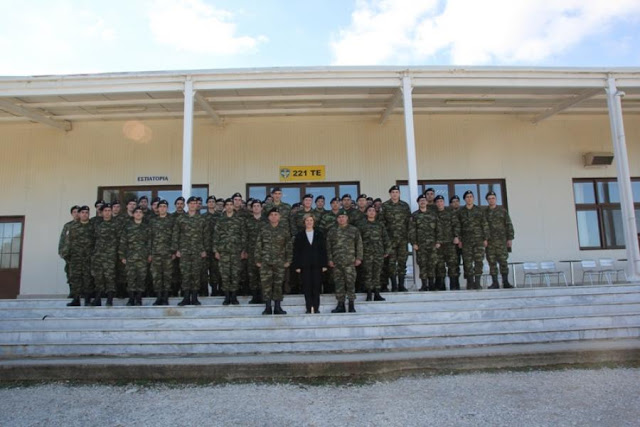 Η ΥΦΕΘΑ Μαρία Κόλλια-Τσαρουχά στο Στρατηγείο, σε Μονάδες και σε Φυλάκια της 98 Ανώτερης Διοίκησης Ταγμάτων Εθνοφυλακής «ΑΡΧΙΠΕΛΑΓΟΣ», στη νήσο Λέσβο. - Φωτογραφία 5