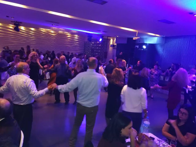 ΒΟΝΙΤΣΑ: Με πολύ κόσμο ο ΧΡΙΣΤΟΥΓΕΝΝΙΑΤΙΚΟΣ χορός του Χορευτικού ΤΟ ΑΝΑΚΤΟΡΙΟ (τμήμα των Γυναικών Βόνιτσας) και της ΝΙΚΗΣ ΠΑΛΑΙΡΟΥ-ΑΚΑΡΝΑΝΙΚΟΥ ΑΛΥΖΙΑΣ, στο SOZOS INN HOTE - Φωτογραφία 1