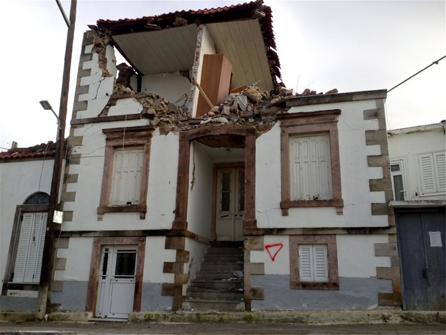 Βρίσα Λέσβου: Χωριό-«φάντασμα» μετά τον σεισμό - Φωτογραφία 3