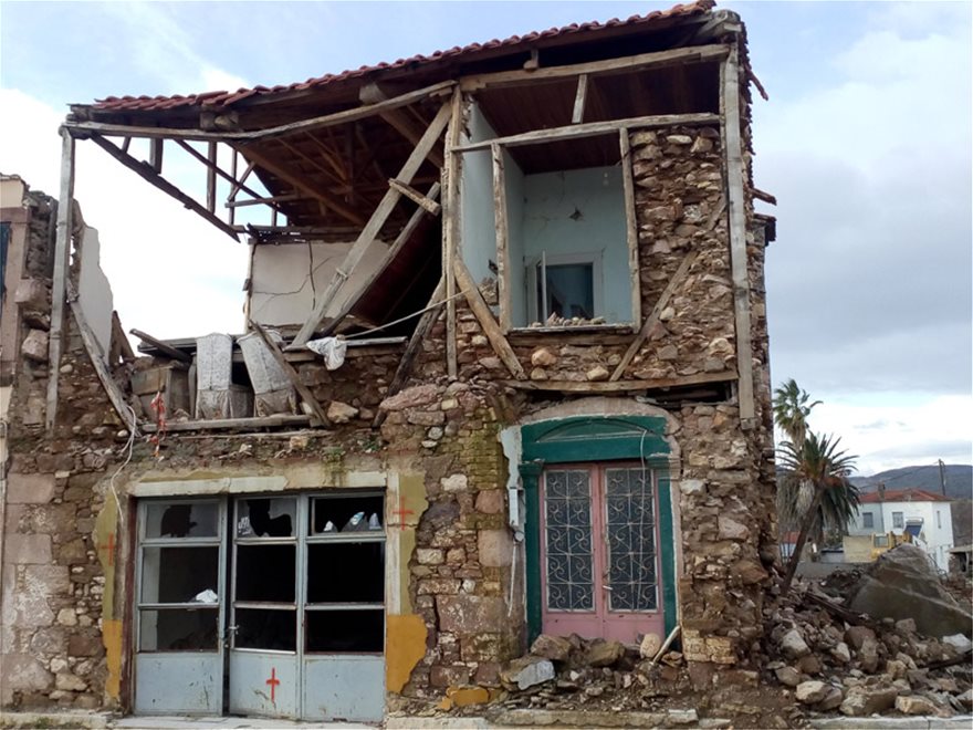 Βρίσα Λέσβου: Χωριό-«φάντασμα» μετά τον σεισμό - Φωτογραφία 4