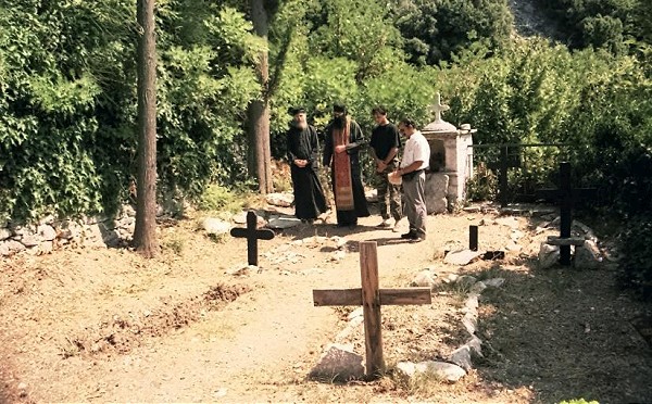 Τρισάγιο στον τάφο του Αγίου Πορφυρίου, στα Καυσοκαλύβια - Φωτογραφία 5