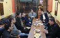 Κ. Μητσοτάκης: Συζήτησε σε καφενείο με πρώην χρήστες ναρκωτικών