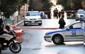 Κολωνάκι: Έκρηξη έξω από τον Άγ. Διονύσιο - Τραυματίστηκαν ένας αστυνομικός και ο νεωκόρος του ναού - Φωτογραφία 5