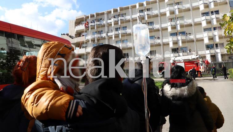 ΠΑΓΝΗ: Θεαματικές «βουτιές» από 22 μέτρα έκαναν Αη Βασίληδες για τα παιδιά της Ογκολογικής - Φωτογραφία 3