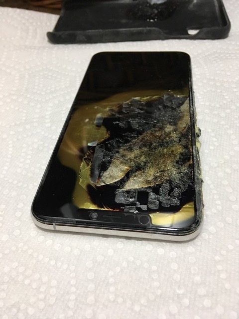 Ένα iPhone XS Max εξερράγη στην τσέπη του χρήστη - Φωτογραφία 3