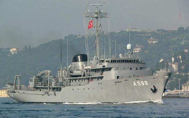 «Περιοδεία» Τούρκων στο Αιγαίο με Τσεσμέ και πολεμικά πλοία - Φωτογραφία 1