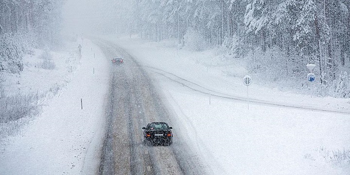 Έκλεισε λόγω χιονόπτωσης ο δρόμος προς την Πάρνηθα - Φωτογραφία 1