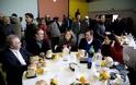 Πρωτοχρονιάτικο γεύμα σε άστεγους-άπορους από τον Δήμο Αθηναίων