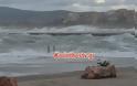 Κόρινθος: Τα κύματα σκέπασαν σκάφη στο λιμάνι - Φωτογραφία 5
