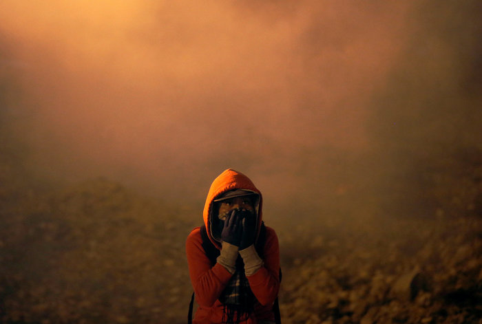 Πνίγηκε στα δακρυγόνα η προσπάθεια μεταναστών να μπουν στις ΗΠΑ (ΕΙΚΟΝΕΣ) - Φωτογραφία 2
