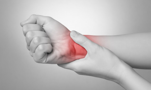 Πόνος στο χέρι: Πότε μπορεί να υποδηλώνει τενοντίτιδα; - Φωτογραφία 1