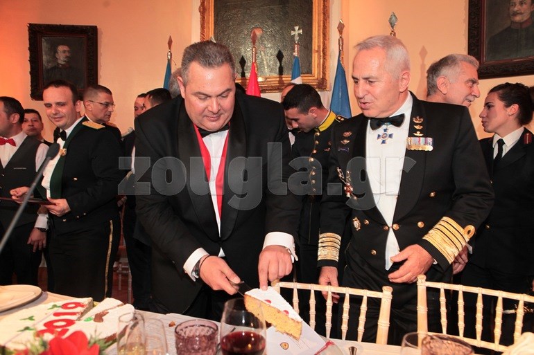 Παρουσία του ΥΠΕΘΑ και στελεχών των Ενόπλων Δυνάμεων το πρωτοχρονιάτικο γεύμα στη Λέσχη Αξιωματικών - Φωτογραφία 4
