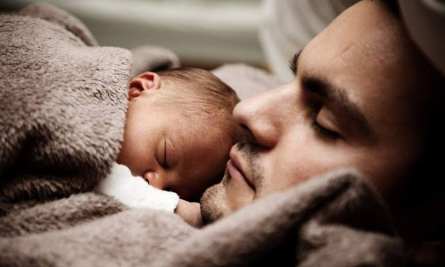Μετεγεννητική κατάθλιψη βιώνουν ένας στους 20 νέους μπαμπάδες - Φωτογραφία 1