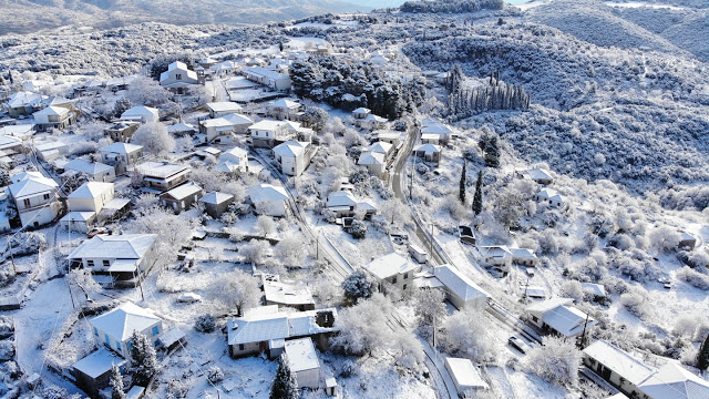 Μαγευτικές εικόνες: Η χιονισμένη ΠΑΠΑΔΑΤΟΥ Ξηρομέρου από ψηλά [εικόνες: Δημήτρης Σκεπετάρης] - Φωτογραφία 18
