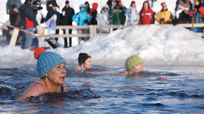 Χειμερινή κολύμβηση σε κρύο νερό και τα καλά που προσφέρει στην υγεία. Τι πρέπει να προσέχουμε - Φωτογραφία 3