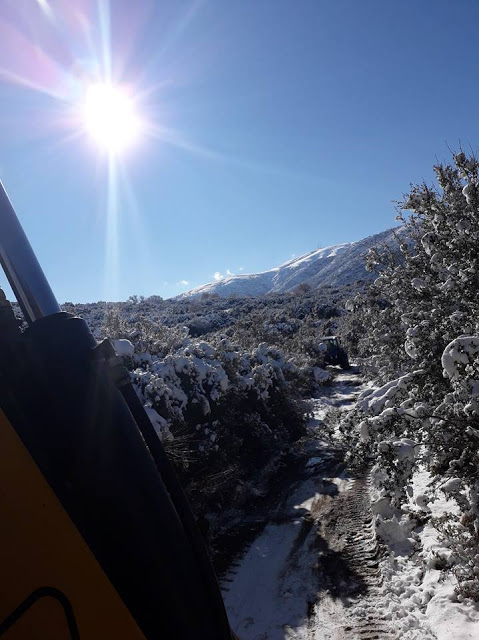 Σε κλοιό χιονιά το ΘΥΡΡΕΙΟ Βόνιτσας, κλειστός ο δρόμος προς το Περγαντί - Φωτογραφία 14