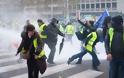 Γαλλία: Συγκρούσεις μεταξύ των κίτρινων γιλέκων και της αστυνομίας στο Παρίσι